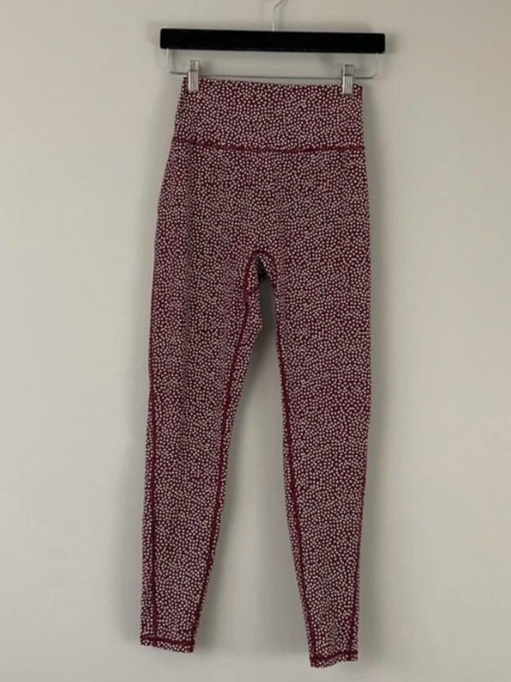 BuffBunny Legacy Leggings in Vineyard Red Bossy Print Size Medium
